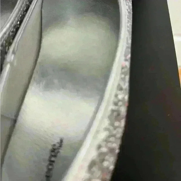 Silver sequin kids flats in size 2 in  perfect condition worn once - Picture 6 of 7